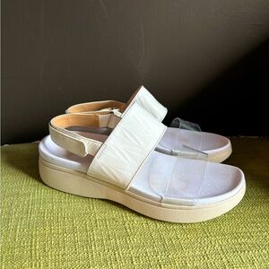 Vionic platform shoes Sandals with white and clear straps sz 10 EUC